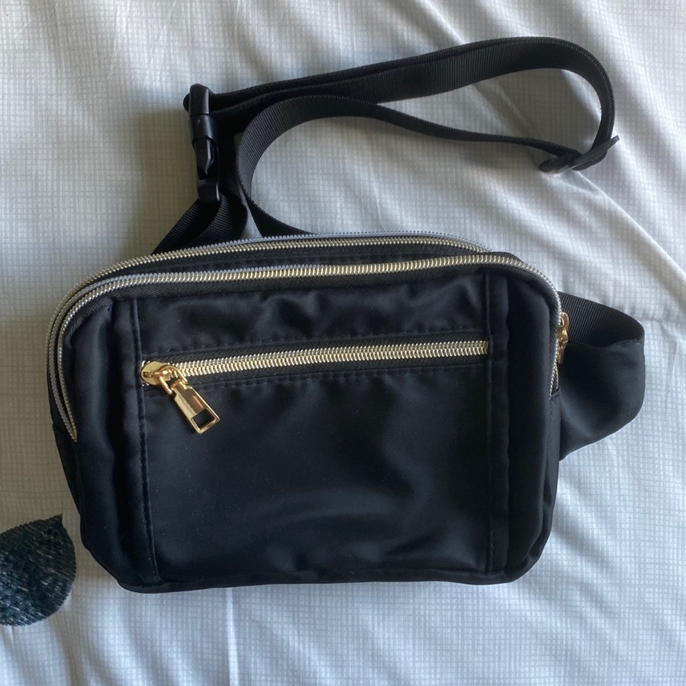 Black Fanny pack with 3 zipper sections